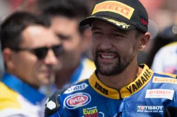 Supersport Qatar, Prove 2: Randy Krummenacher firma con MV Agusta