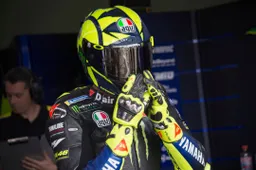 Valentino Rossi: "Moto come la fidanzata, una mamma aiuta sempre"