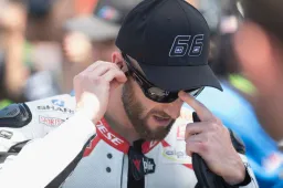 Superbike Portimao: BMW novità di motore, limite a rischio