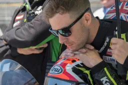 Jonathan Rea vi aspetta domenica all'Arai Day di Modena