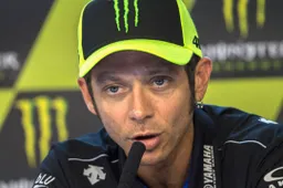 Valentino Rossi: "Yamaha ha pensato al motore V4"