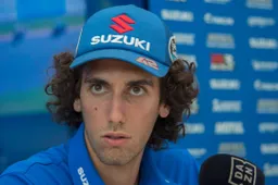 MotoGP, Alex Rins: "Márquez non ha rispetto degli altri"