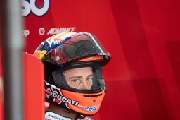 Andrea Dovizioso: "Marquez? Se lo accendo diventa vulnerabile"