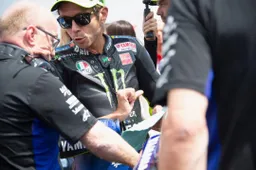 Valentino Rossi: "Scommetto 50 euro che Jorge Lorenzo resta in Honda"