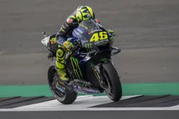 Valentino Rossi salvato dal VAR: "Attenzione alla curva 17"