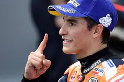 MotoGP, Casey Stoner e Marc Marquez... legati per un dito