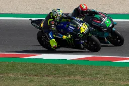 MotoGP, Valentino Rossi beffato da 'Morbido' sulle scommesse