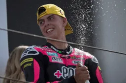 Moto2, Simoncelli difende Di Giannantonio: "Ha subito un'ingiustizia"
