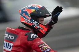 MotoGP, Dovizioso e Petrucci rimandano il telaio a Sepang