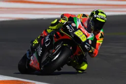 MotoGP, Andrea Iannone spegne l'incendio: "Giri motore troppo alti"