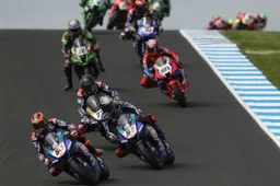 LIVE Superbike Phillip Island: Gara 2 Lowes batte Rea!