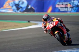 LIVE MotoGP Jerez Qualifiche: Marc Marquez alza bandiera bianca