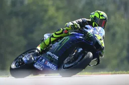 MotoGP, Valentino Rossi: grip e buche rallentano le Yamaha factory