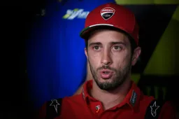 Andrea Dovizioso: la "gabbia" della MotoGP e la libertà del motocross