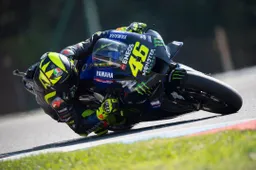 MotoGP, Valentino Rossi: "Piloti Yamaha fortissimi tranne me"