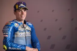 MotoGP, Joan Mir: "Mi spiace per Valentino Rossi, ma le corse sono così"