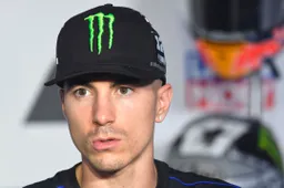 MotoGP, Maverick Vinales: "Smetterò prima di Valentino Rossi"