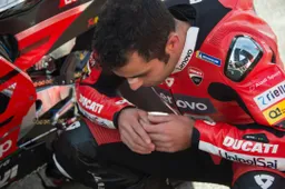MotoGP, Danilo Petrucci evita la sala operatoria: braccio destro sotto osservazione