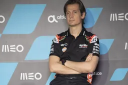 MotoGP, beffa Aprilia: il sostituto di Andrea Iannone ancora non c'è