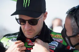 Superbike, Jonathan Rea: "Serve una nuova moto, la caduta è colpa mia"