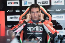 MotoGP, Aleix Espargarò: "Marquez può vincere 12 titoli, ma Valentino Rossi..."