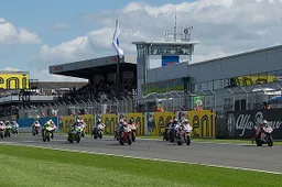 Superbike Ducati, in un mese ti giochi tutto