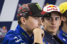 MotoGP Furia Lorenzo "Rossi mi copia le marce"