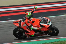 Superbike Donington La Guida orari in pista e in TV