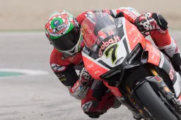 Superbike Test Misano La Ducati accellera prima della pioggia
