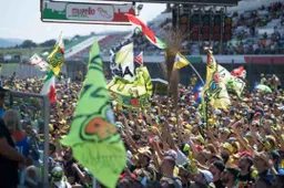 Mugello: gli 'irriducibili' di Valentino Rossi alla 'prova Márquez'