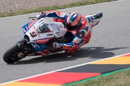 MotoGP: Petrux nel mirino, Lorenzo punge Marquez lo ignora