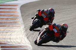 Dani Pedrosa, punto di riferimento di Brad Binder nei test a Valencia