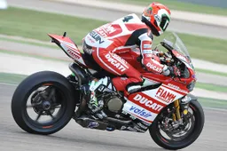 Superbike Aragon Warm Up: Giugliano al comando