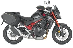 L'affascinante equipaggiamento GIVI per Honda CB750 Hornet