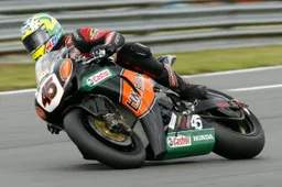 BSB Knockhill: sospetta frattura del femore per Glen Richards