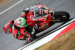 BSB Brands Hatch, Prove 2: Irwin davanti a Dixon di 0"007, Haslam 6°