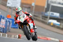Glenn Irwin super nelle prime prove della North West 200