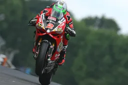 BSB Brands Hatch, Qualifiche: Glenn Irwin con la Ducati in pole