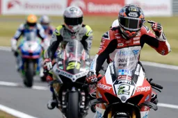 Doppietta di Glenn Irwin a Snetterton: vince e allunga nel British Superbike