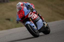 Moto2 Portimao: Gonzalez scatenato, pole da record per il team Gresini