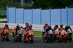 MotoGP, Ezpeleta a Domenicali: "Copiamo quasi tutto dalla Formula1"