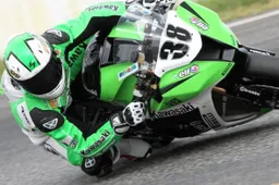 FSBK Ledenon Gara 1: pokerissimo di Leblanc, beffa per Muscat e Ducati