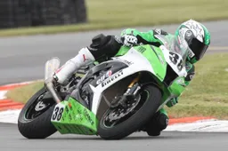 FSBK Le Vigeant Gara 1: nuova vittoria Kawasaki con Gregory Leblanc
