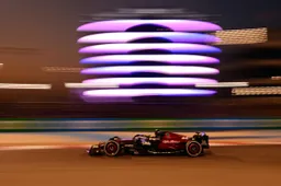 F1 test Bahrain, classifica day 2: Zhou 1°, ma Verstappen martella
