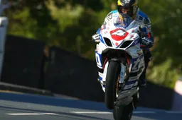 Tourist Trophy: posticipata a domani pomeriggio la gara della Superstock