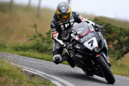 Dundrod 150: sospesa la Superbike, vincitori a sorpresa nelle altre gare