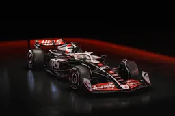 Haas mostra la livrea della nuova SF-24