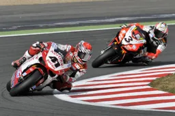 Superbike: Haga e Biaggi tagliano il traguardo due volte?