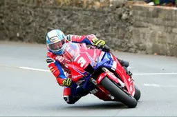 Tourist Trophy: Dean Harrison e Honda trionfano nella Superstock 1