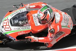 MotoGP Aragon Prove 1: Hayden e Rossi al top, ma si gira poco